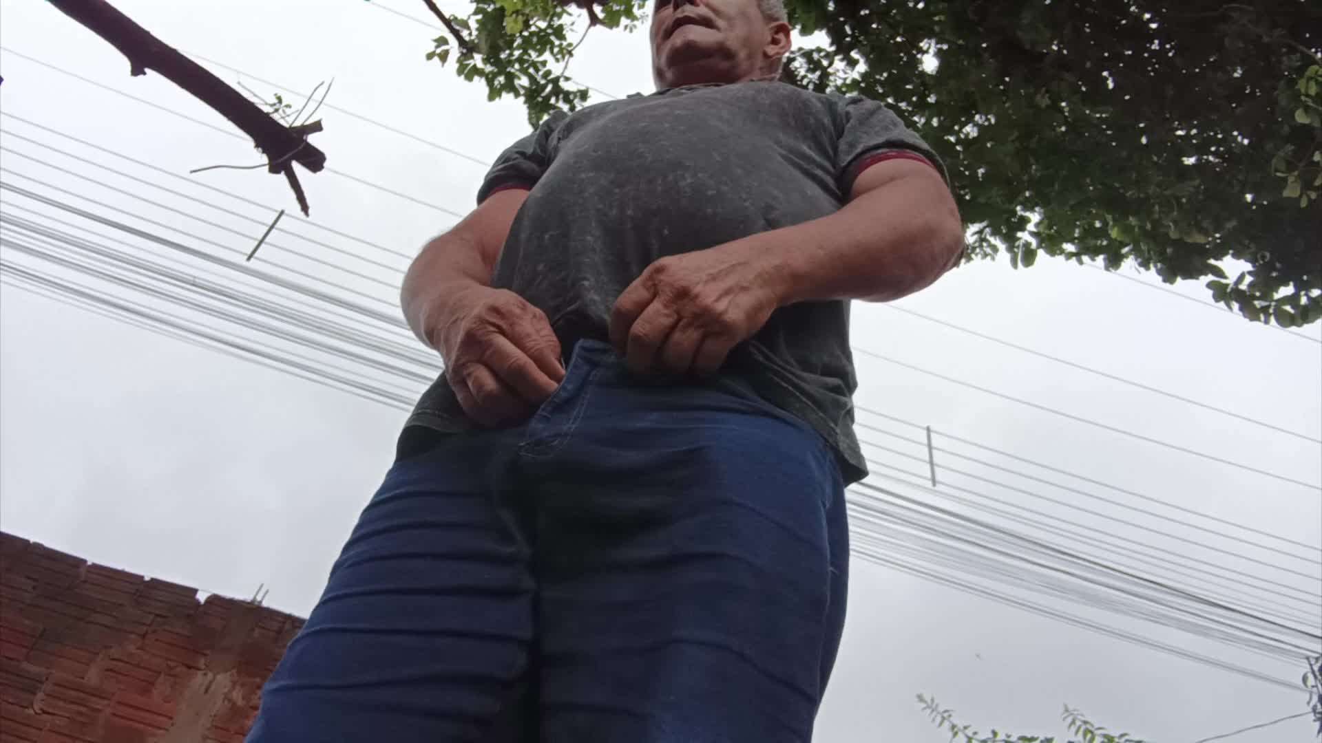 Exibicionismo e urina na rua
