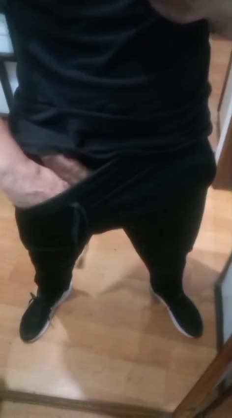 masturbação e exibicionismo de rapaz gostoso